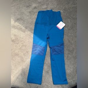 NWT Maternity active capri leggings